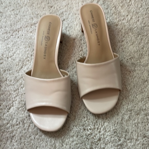 Chinese Laundry Ina Smooth Slide. Size 7.5 - Picture 3 of 6